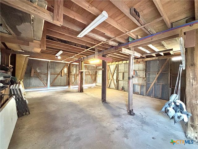 307 N 12th, Port O'connor, TX 77982