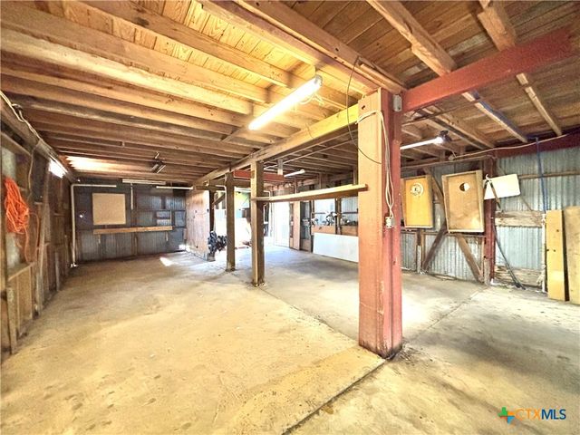 307 N 12th, Port O'connor, TX 77982