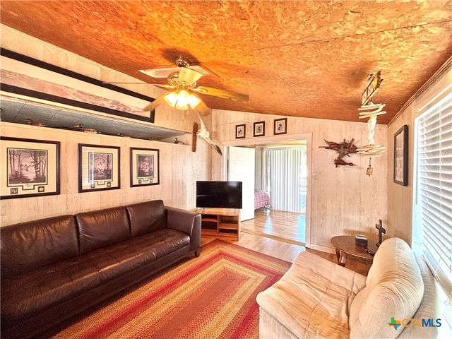 307 N 12th, Port O'connor, TX 77982