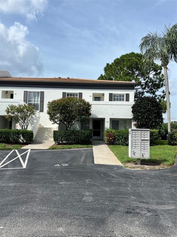 5242 WEDGEWOOD LANE 62, Sarasota, FL 34235
