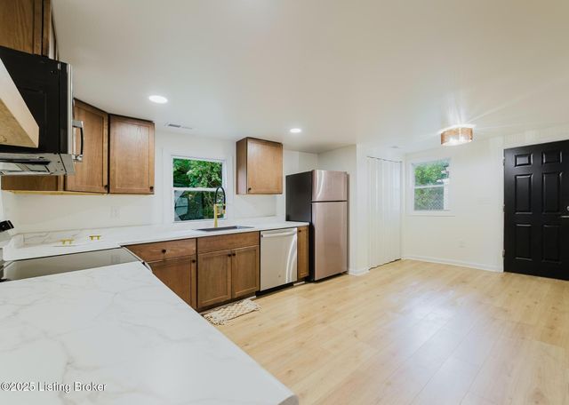 4024 Parthenia Ave, Louisville, KY 40215