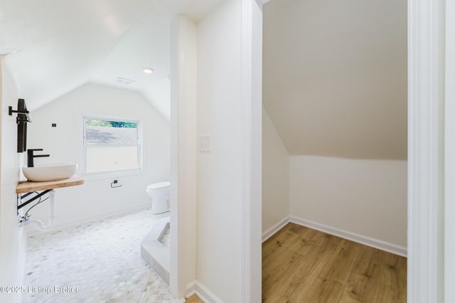 4024 Parthenia Ave, Louisville, KY 40215