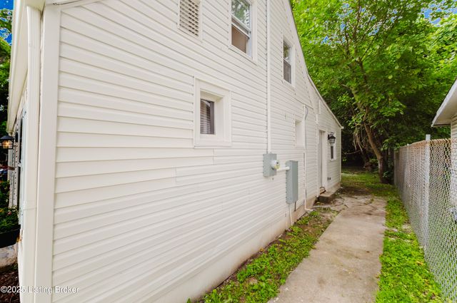 4024 Parthenia Ave, Louisville, KY 40215