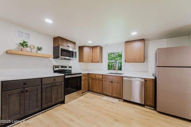 4024 Parthenia Ave, Louisville, KY 40215