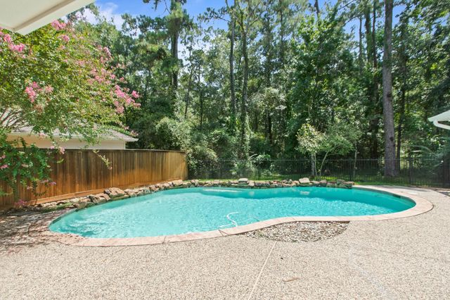 23 Vista Mill Place, The Woodlands, TX 77382
