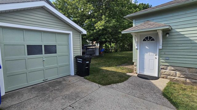 403 N CLARK STREET, Appleton, WI 54911