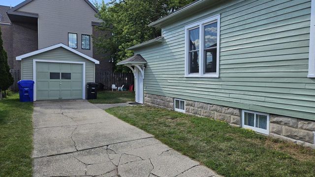 403 N CLARK STREET, Appleton, WI 54911