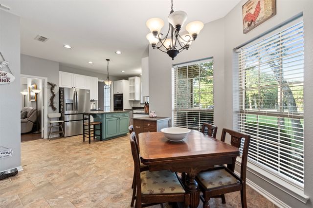 3900 Creekside Court, Burleson, TX 76028