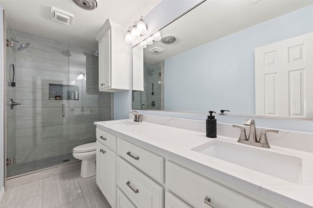 3900 Creekside Court, Burleson, TX 76028