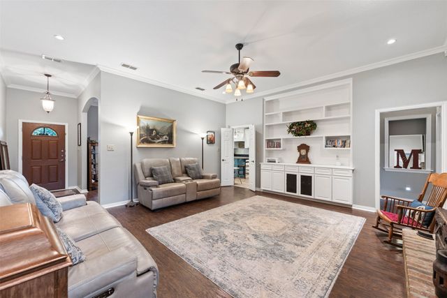 3900 Creekside Court, Burleson, TX 76028