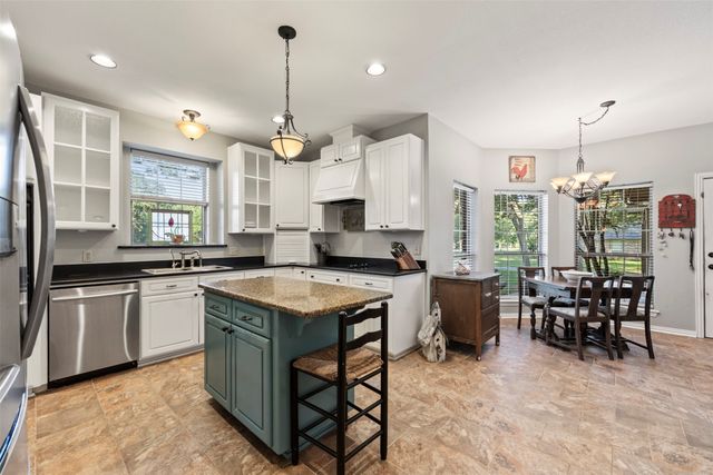 3900 Creekside Court, Burleson, TX 76028