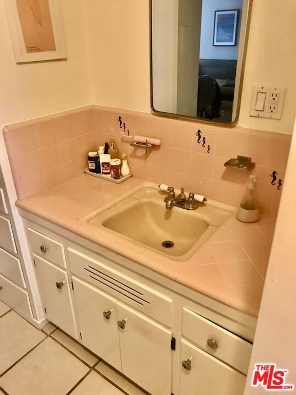Image 9 of property listing at 3327 Atwater Avenue, Los Angeles, CA 90039