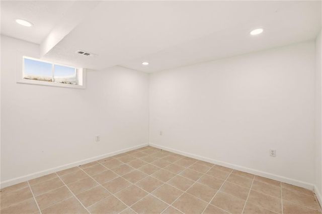 10106 NW Mirror Lake Drive, Kansas City, MO 64152