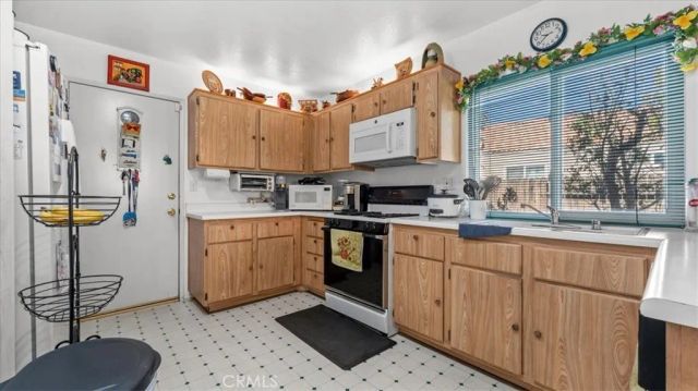 13662 Calzado Court, Victorville, CA 92392