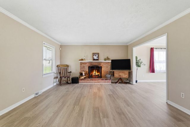 932 Hill Road, Paris, KY 40361