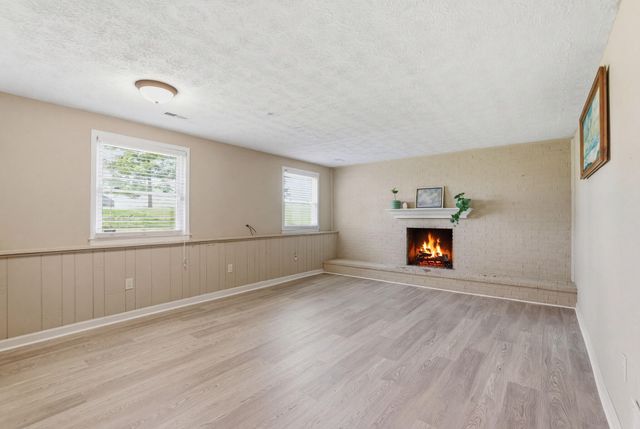 932 Hill Road, Paris, KY 40361