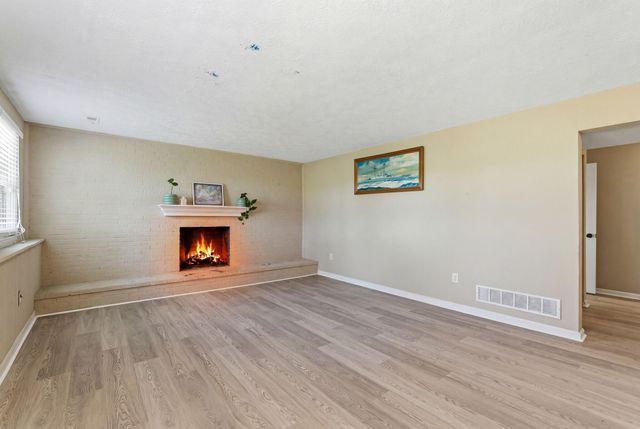 932 Hill Road, Paris, KY 40361