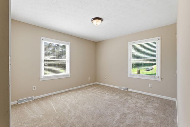 932 Hill Road, Paris, KY 40361