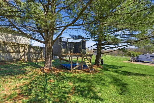 932 Hill Road, Paris, KY 40361