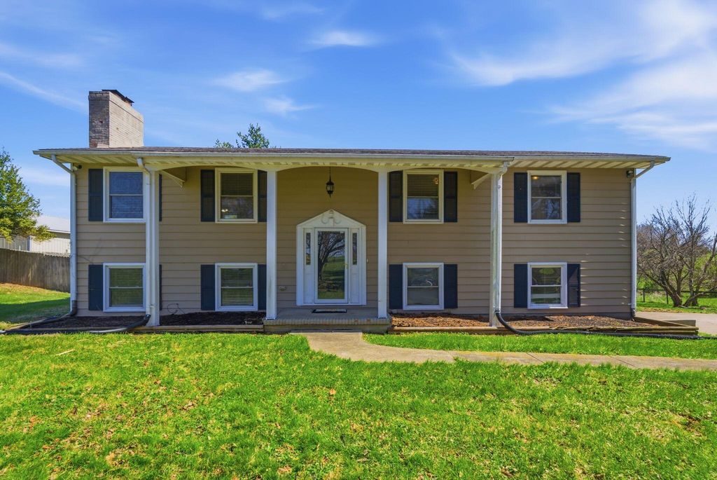 932 Hill Road, Paris, KY 40361