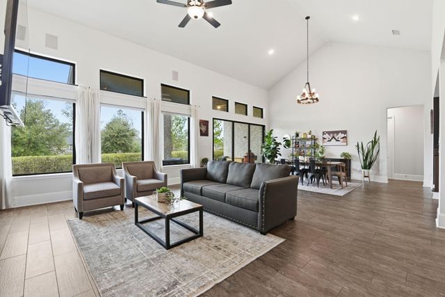 10102 S Goshawk Trail, Conroe, TX 77385