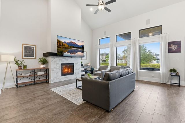 10102 S Goshawk Trail, Conroe, TX 77385