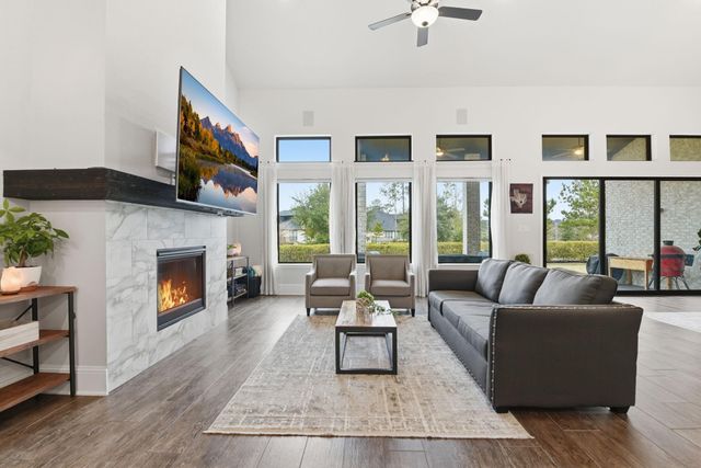 10102 S Goshawk Trail, Conroe, TX 77385