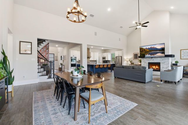 10102 S Goshawk Trail, Conroe, TX 77385