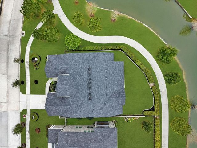 10102 S Goshawk Trail, Conroe, TX 77385