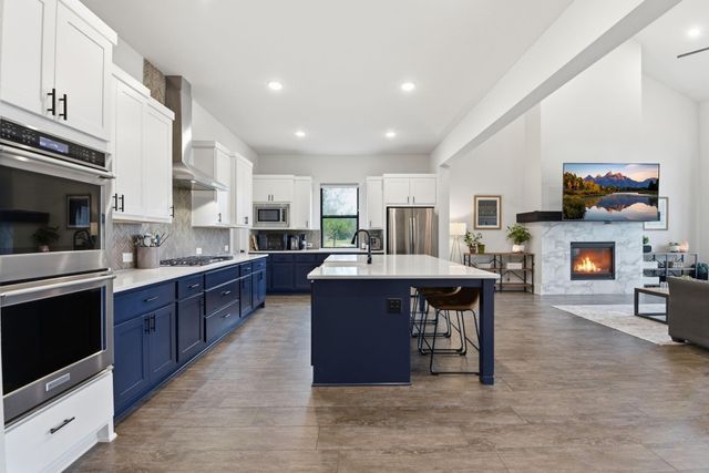 10102 S Goshawk Trail, Conroe, TX 77385