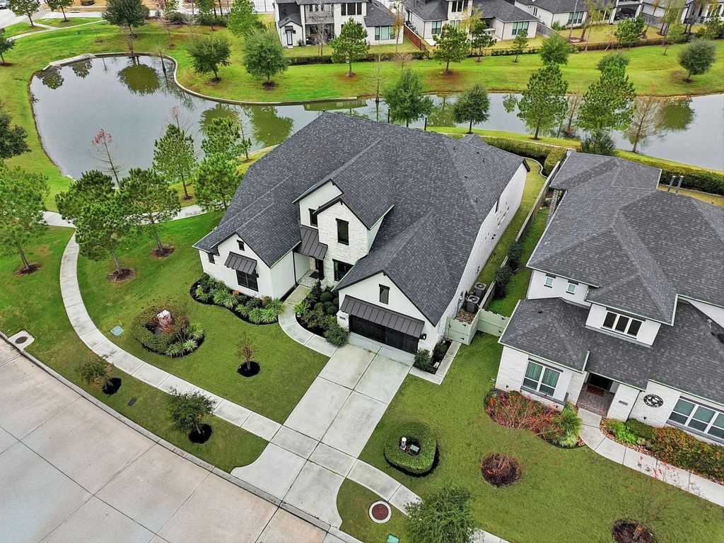 10102 S Goshawk Trail, Conroe, TX 77385