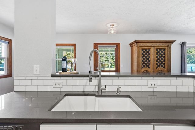 13804 E 16th Ave, Spokane Valley, WA 99216