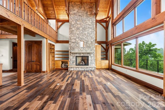 946 Ridge Road, Green Mountain, NC 28740