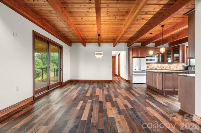 946 Ridge Road, Green Mountain, NC 28740