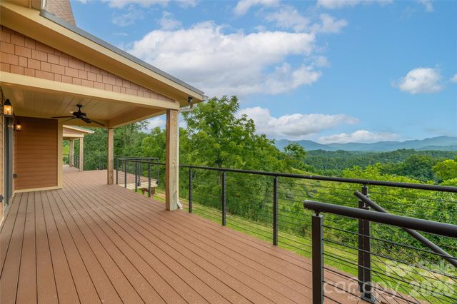946 Ridge Road, Green Mountain, NC 28740