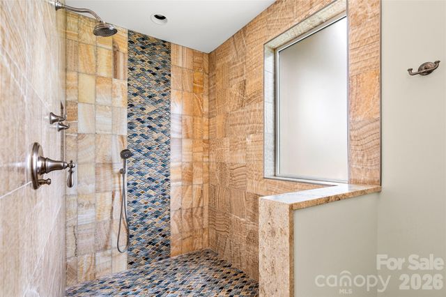946 Ridge Road, Green Mountain, NC 28740