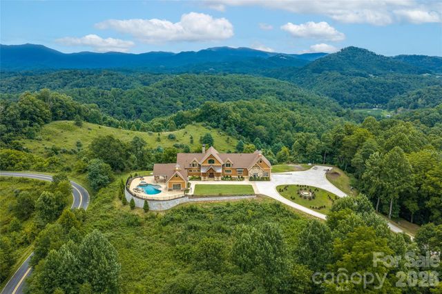 946 Ridge Road, Green Mountain, NC 28740