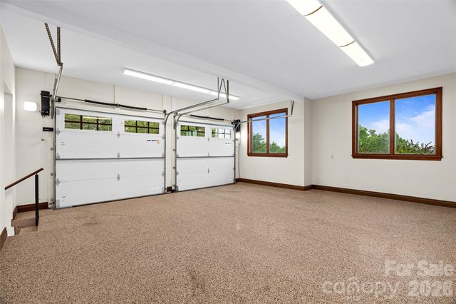 946 Ridge Road, Green Mountain, NC 28740