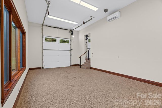 946 Ridge Road, Green Mountain, NC 28740