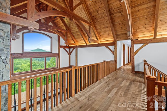 946 Ridge Road, Green Mountain, NC 28740