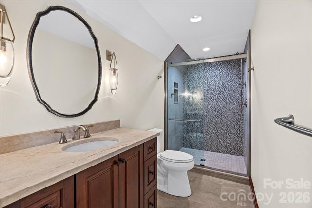 946 Ridge Road, Green Mountain, NC 28740