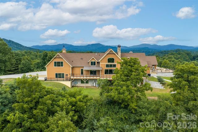 946 Ridge Road, Green Mountain, NC 28740