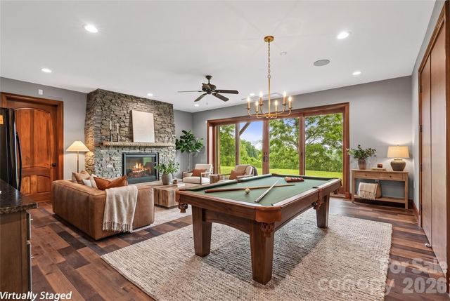 946 Ridge Road, Green Mountain, NC 28740