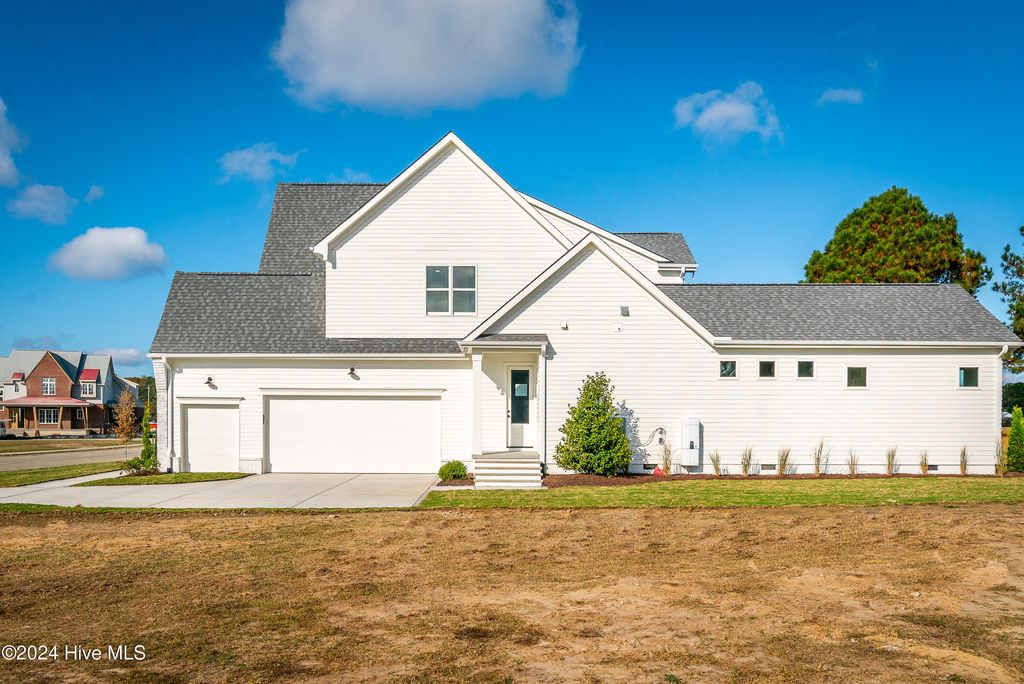 Image 32 of property listing at 124 Pine Tree Point, Snow Hill, NC 28580