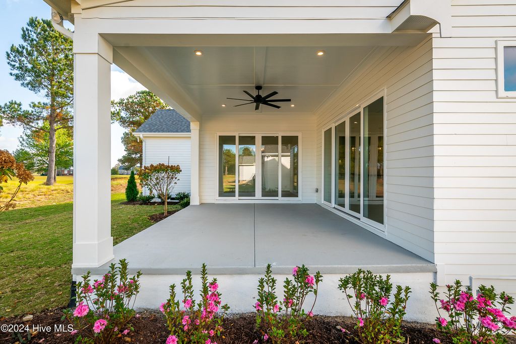 Image 37 of property listing at 124 Pine Tree Point, Snow Hill, NC 28580