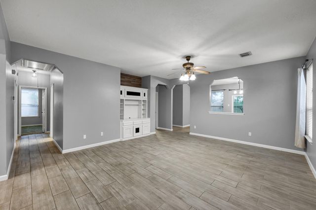 8723 Willow Grove Drive, Tomball, TX 77375