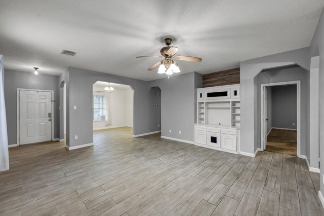 8723 Willow Grove Drive, Tomball, TX 77375