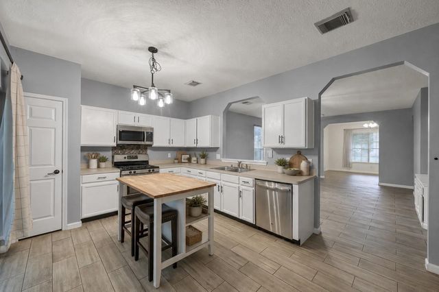 8723 Willow Grove Drive, Tomball, TX 77375