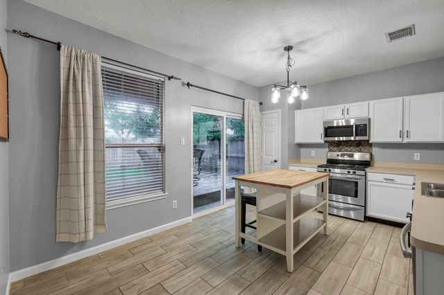8723 Willow Grove Drive, Tomball, TX 77375