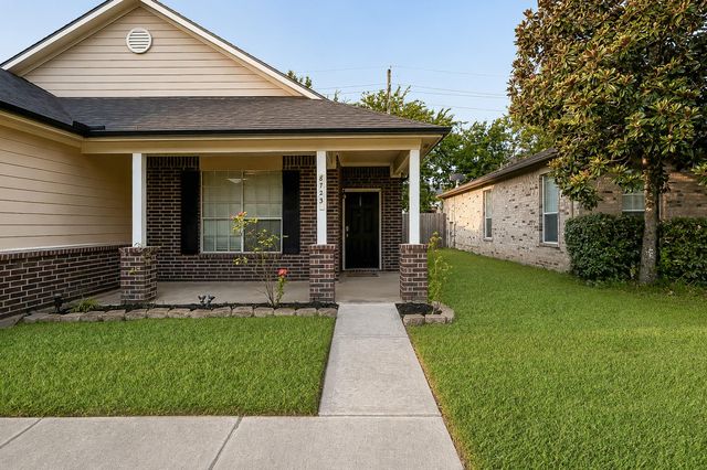 8723 Willow Grove Drive, Tomball, TX 77375
